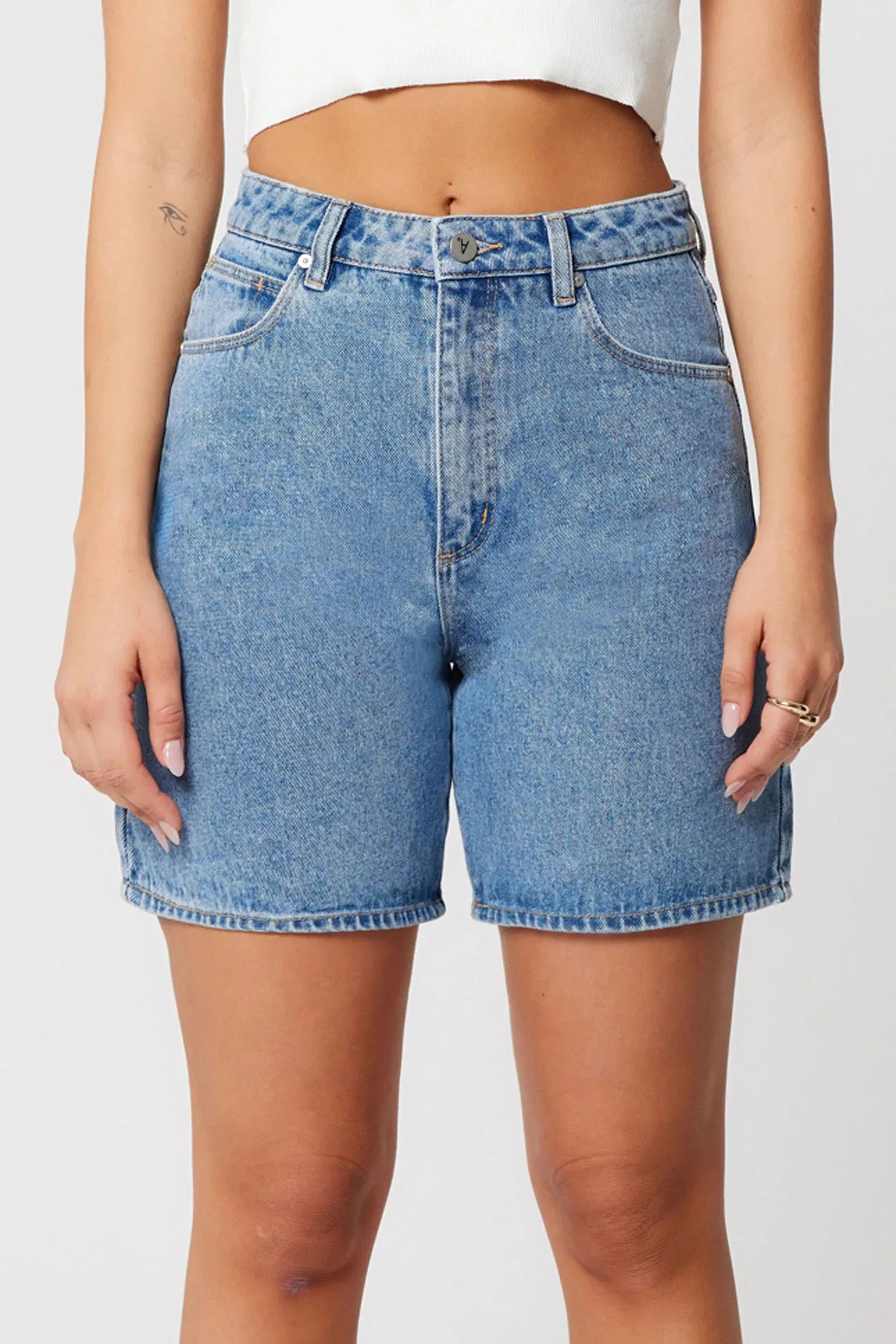 ABRAND -  A Carrie Short - NAOMI