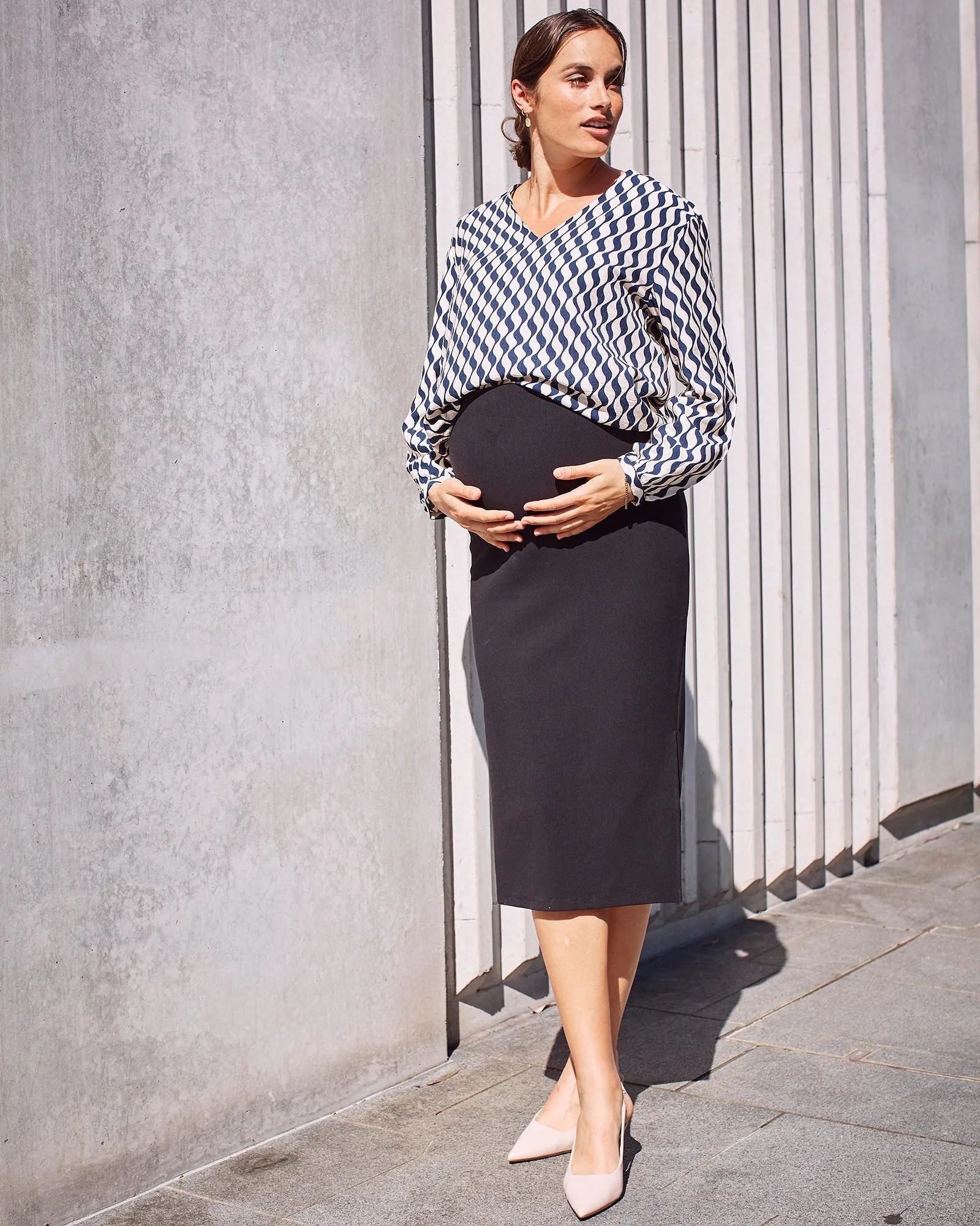 Ashley Geometric Wave-Print V-Neck Long-Sleeve Blouse