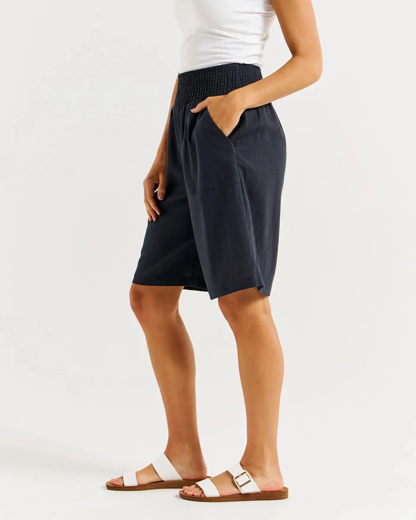 BETTY BASICS LEE BERMUDA SHORT- INDI GREY