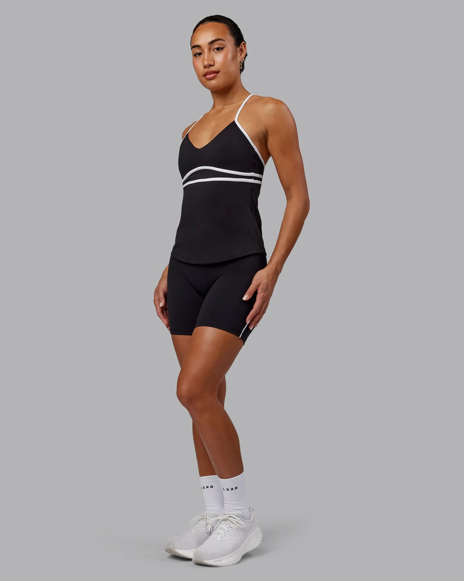 Distinction Performance Tank - Black-White
