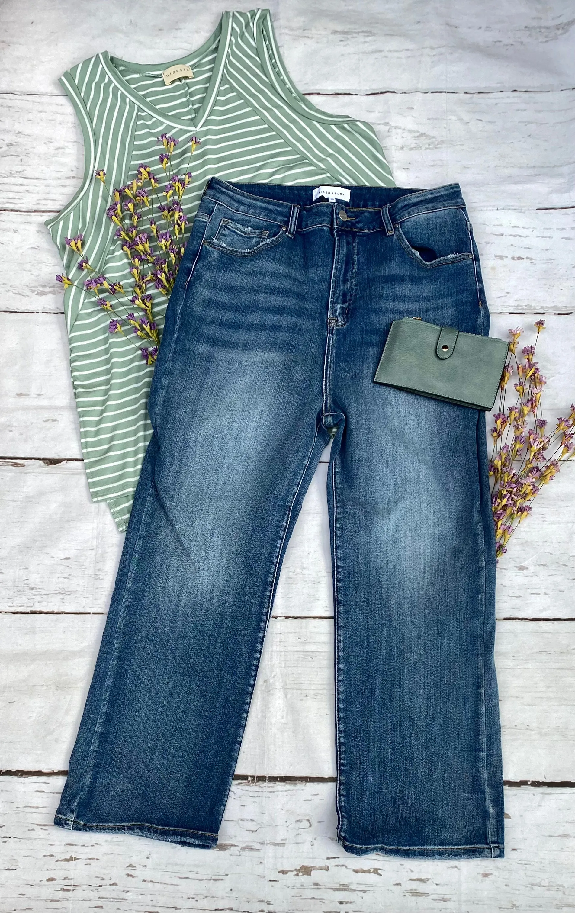 Hallee High Rise Crop Straight Plus Risen Jeans (Size 3X)