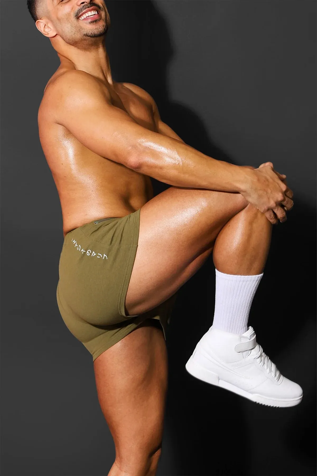 JJ Malibu Varsity 2" short w/zipper pocket olive