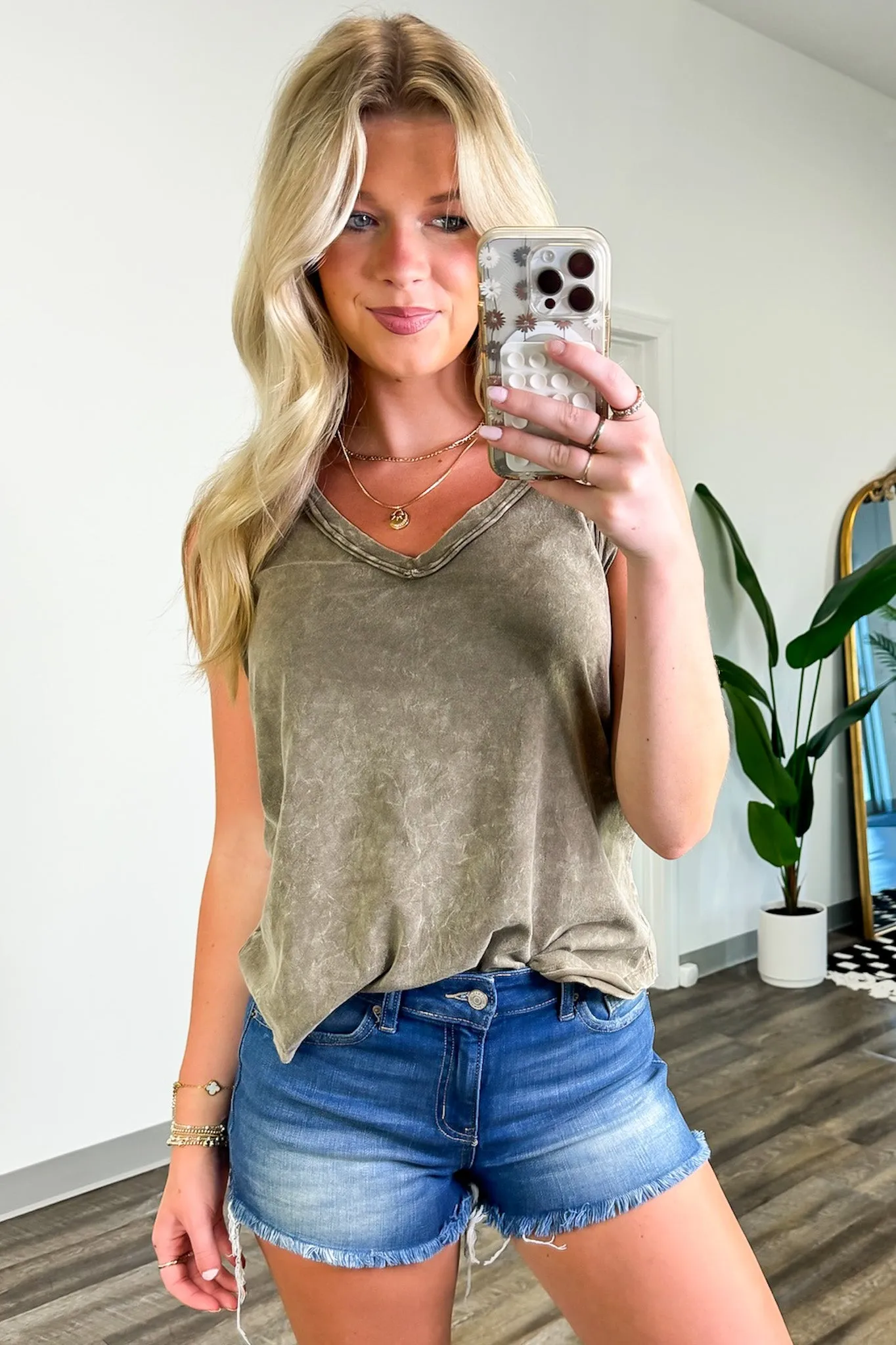 Maxina Frayed Hem Denim Shorts - FINAL SALE