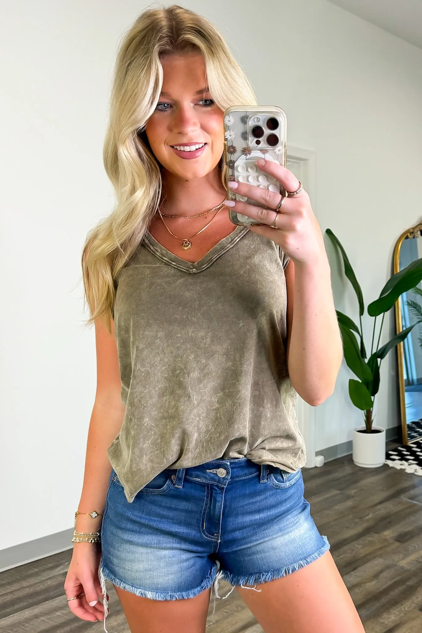 Maxina Frayed Hem Denim Shorts - FINAL SALE