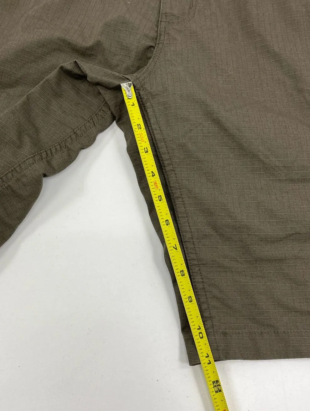 NWT Men's Carhartt Relaxed Fit Olive Green Cargo Shorts - Size 40