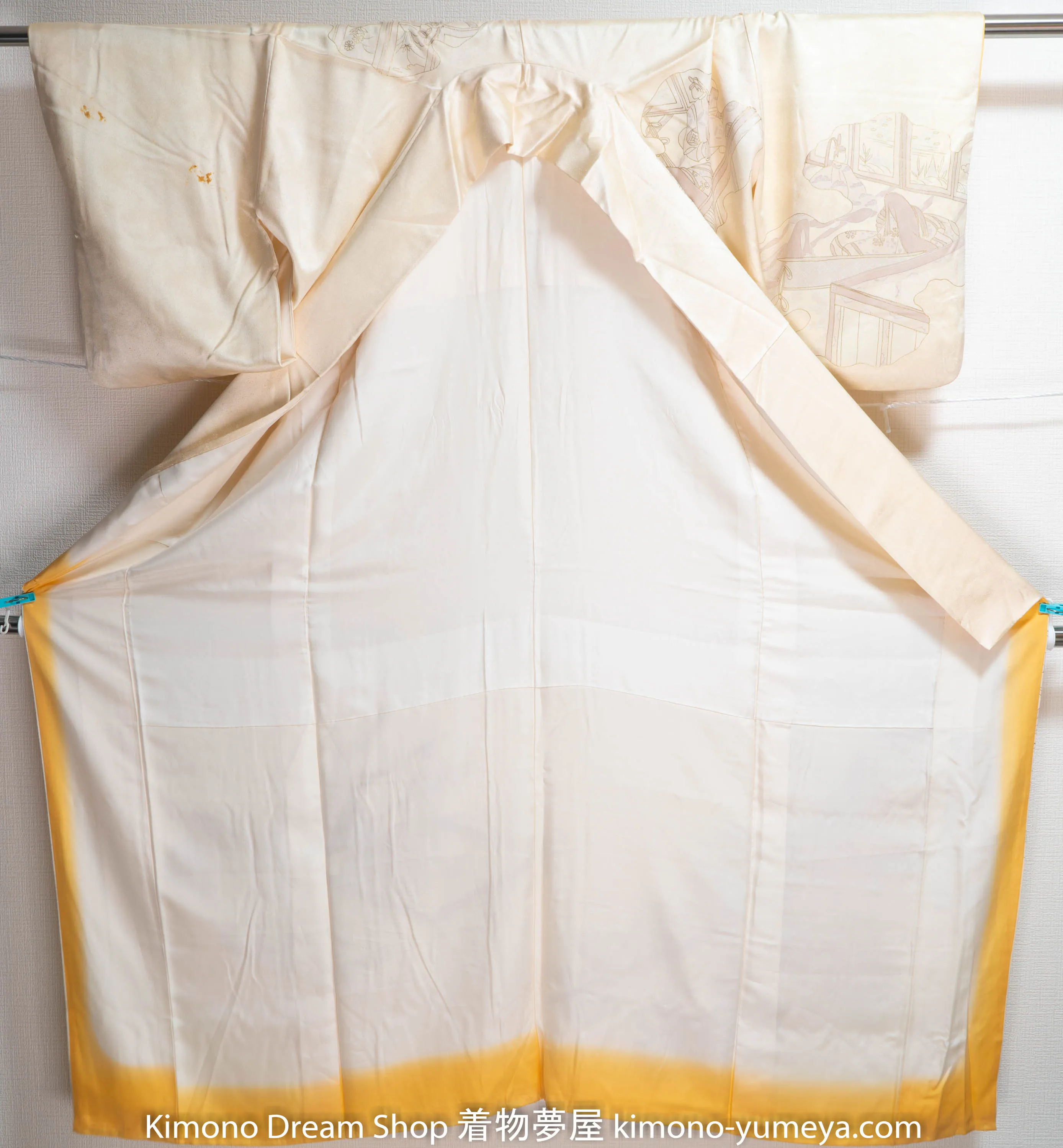 Very Shiny Light Yellow/Beige Houmongi Japanese Village People Wearing Kimonos Lifestyle Embroidered