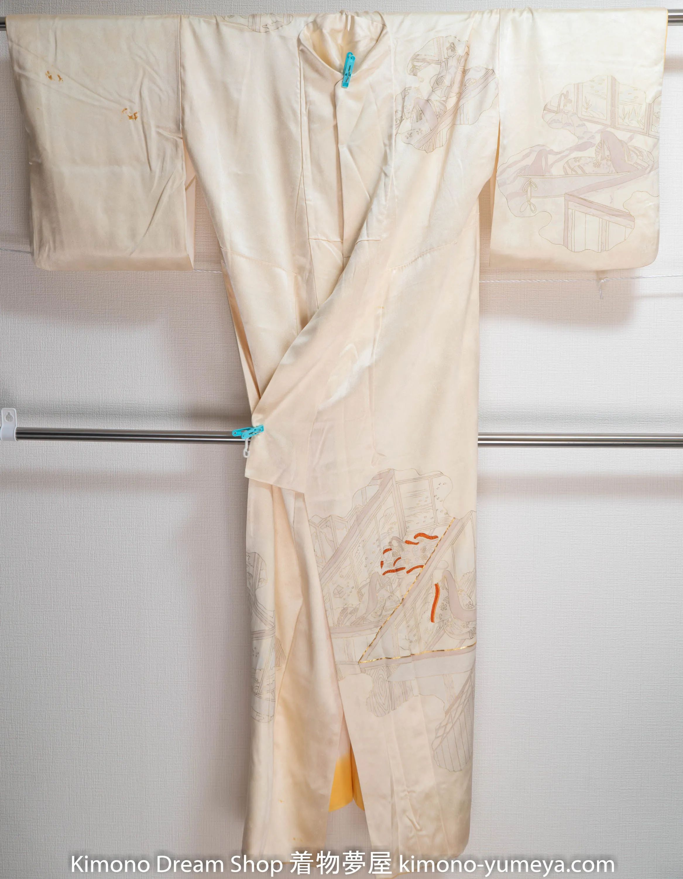 Very Shiny Light Yellow/Beige Houmongi Japanese Village People Wearing Kimonos Lifestyle Embroidered