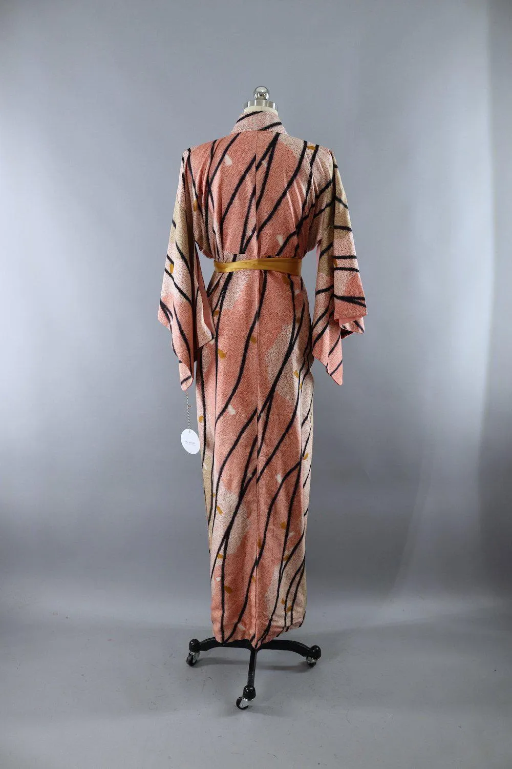 Vintage 1950s Silk Kimono Robe / Salmon Pink & Black Meisen