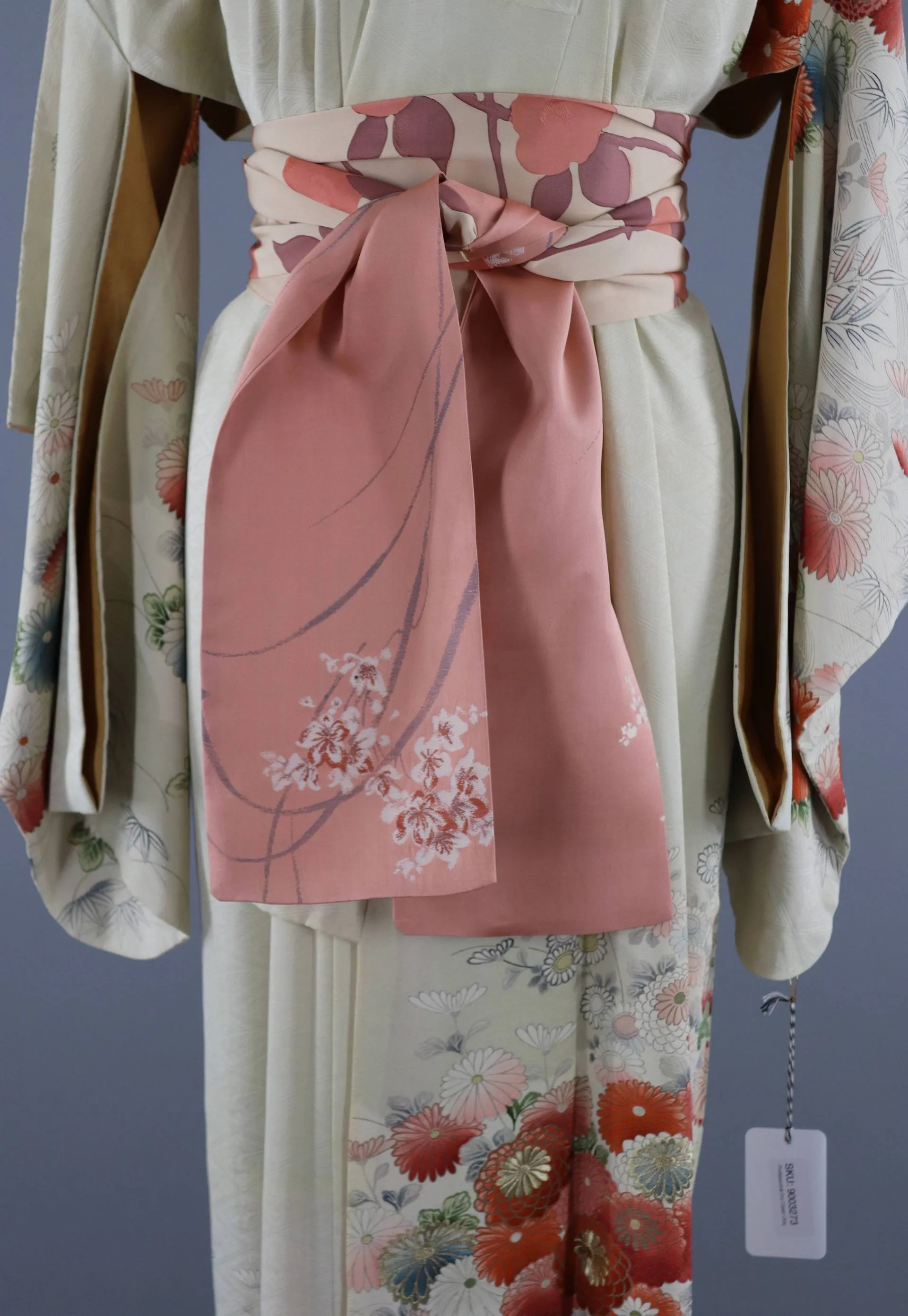 Vintage 1960s Silk Kimono Robe / Ivory Salmon Pink Floral