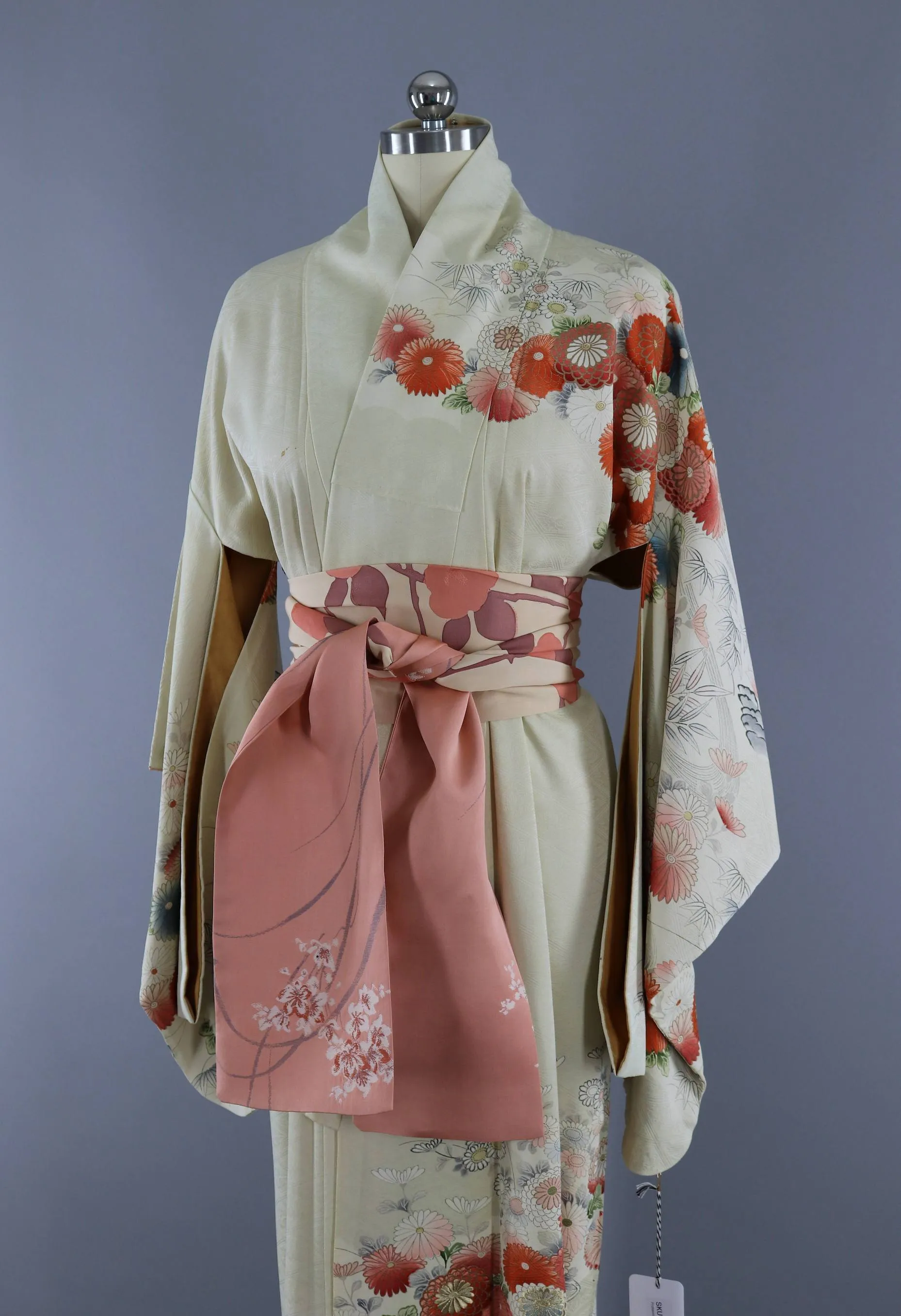 Vintage 1960s Silk Kimono Robe / Ivory Salmon Pink Floral