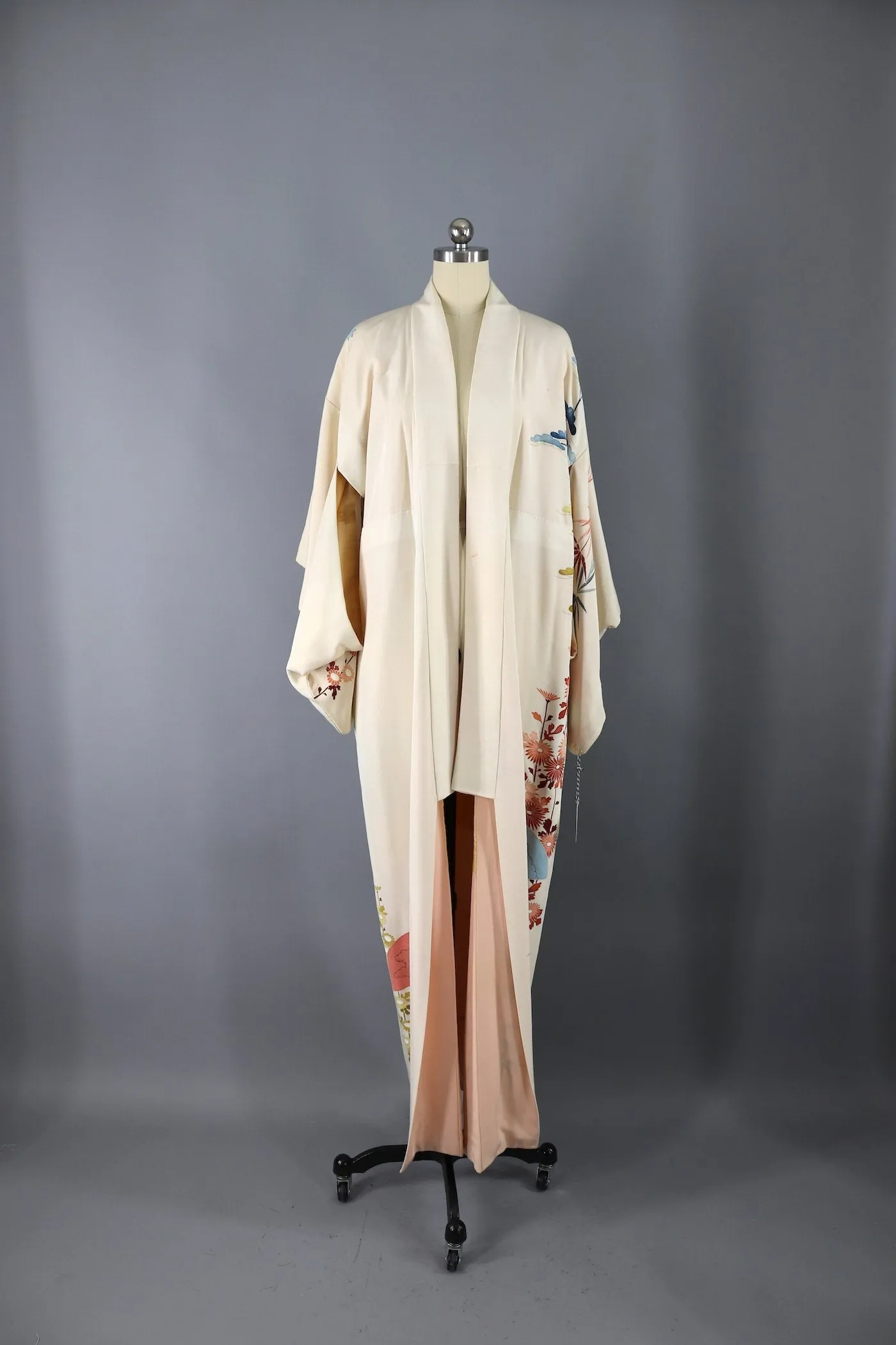 Vintage Silk Kimono Robe / Ivory and Pink Fans