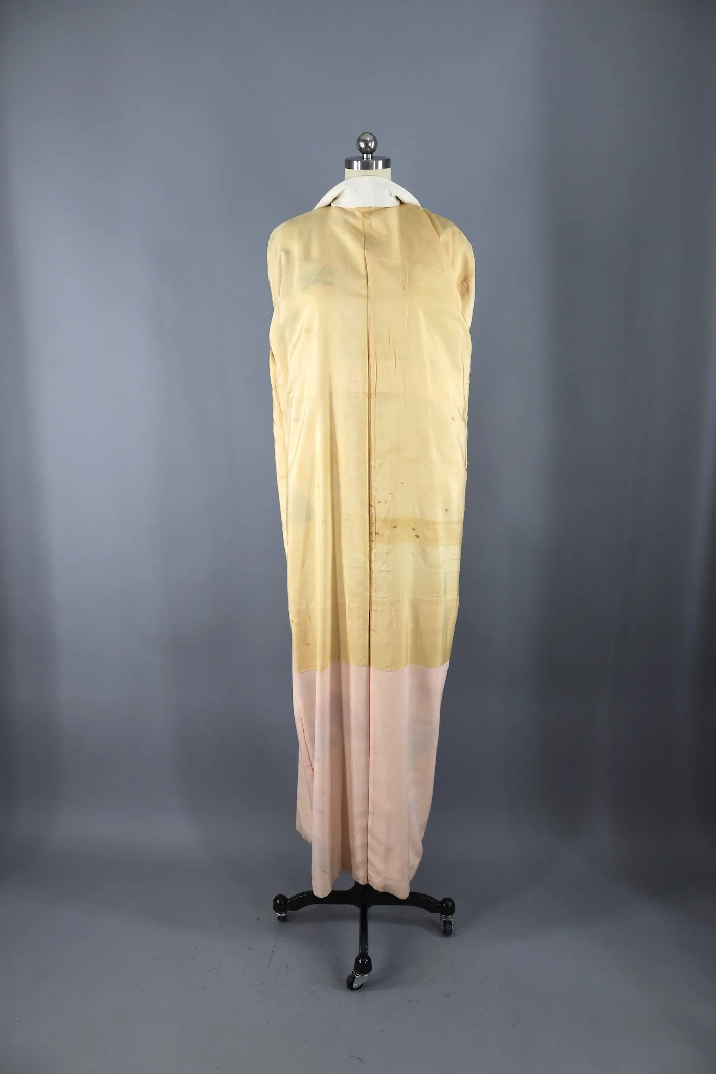 Vintage Silk Kimono Robe / Ivory and Pink Fans