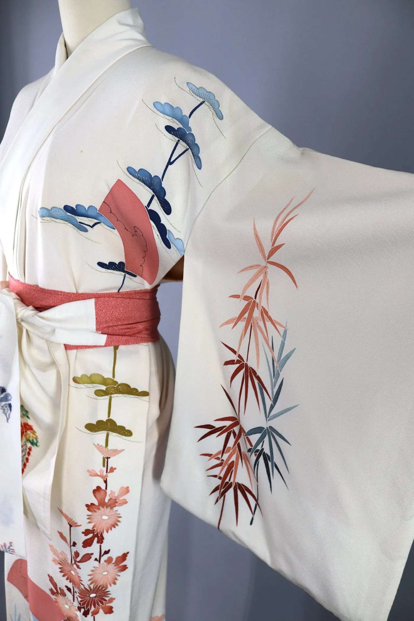 Vintage Silk Kimono Robe / Ivory and Pink Fans