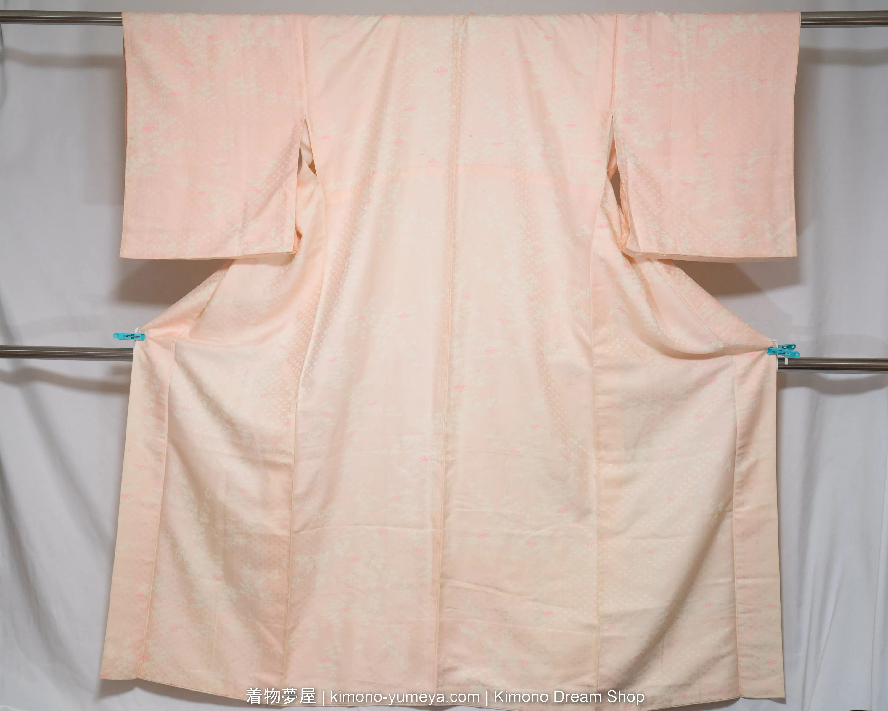 Weaving Pattern Nagajuban 128cm Wide 134cm Long - Vintage Silk Women's Juban with Lining - Light Pink, Bamboo Leaves